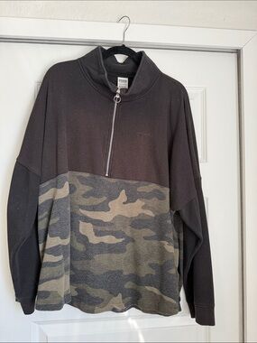 PINK Victoria's Secret Black & Camo Half-Zip Sweatshirt